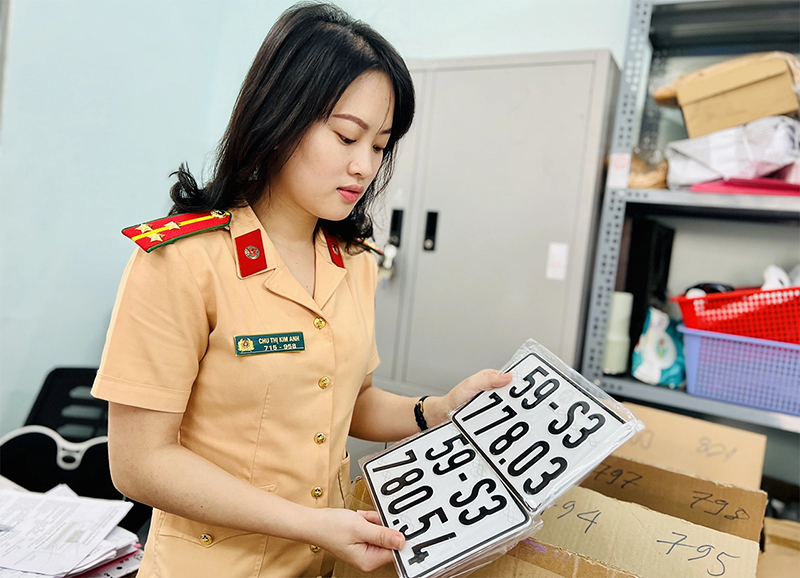 2026: Hà Nội và TP.HCM chính thức giảm mạnh lệ phí biển số xe